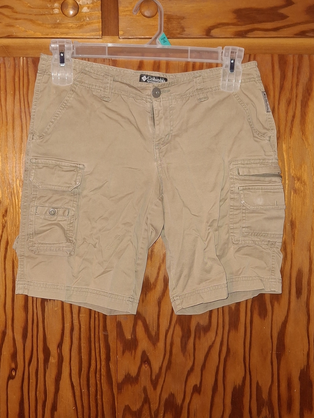 Columbia Women's Khaki Cargo Shorts - Light Tan